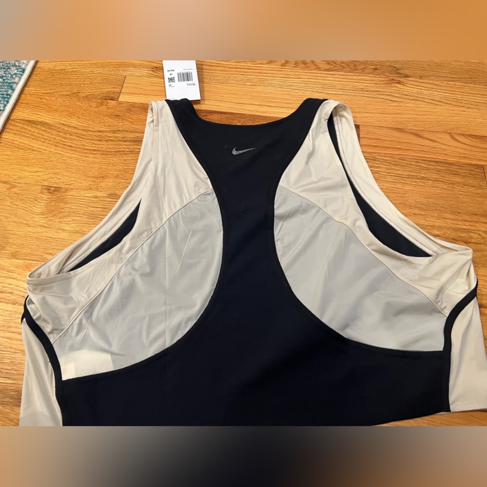 NEW- Nike-Yoga dri-fit luxe crop tank top. Size 2X - Picture 6 of 9